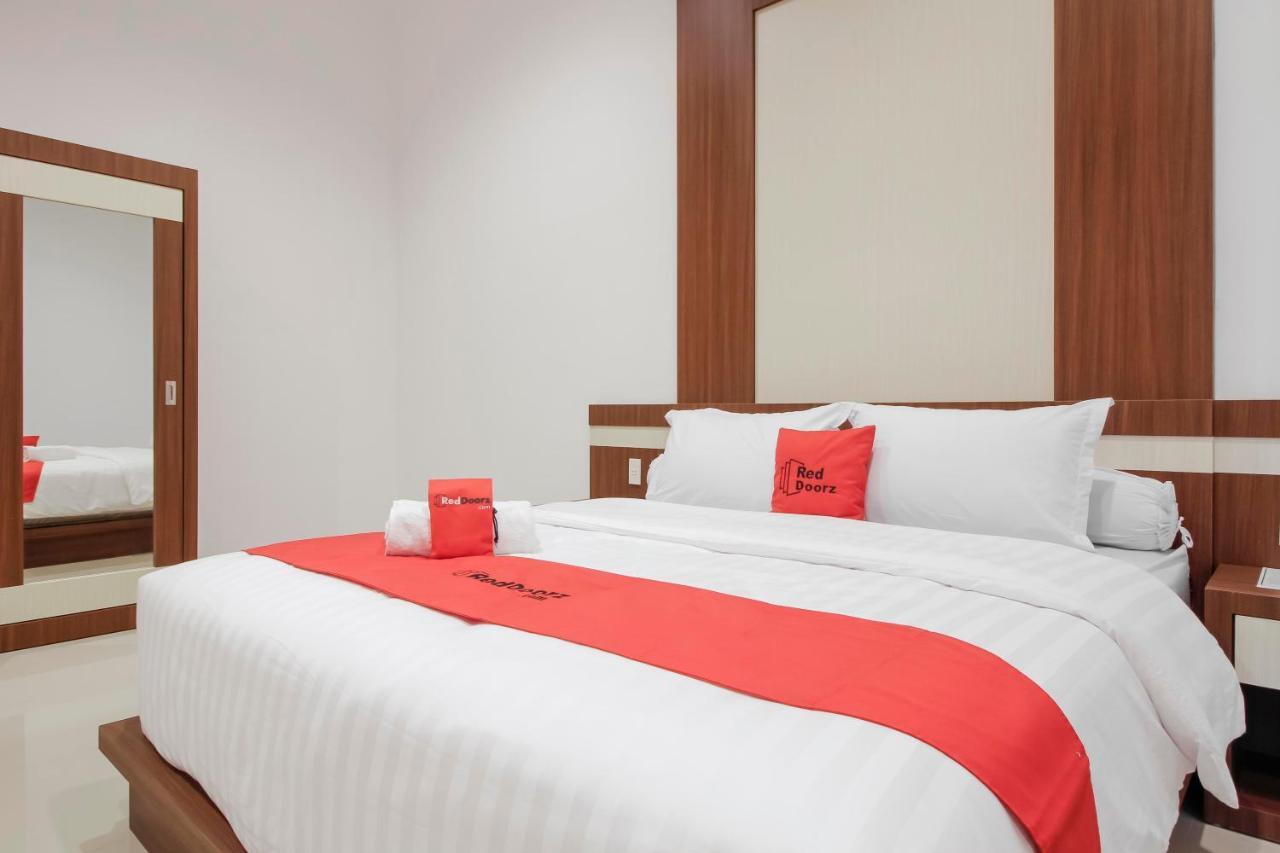 RedDoorz Premium @ Setiabudi Medan Sunggal Zewnętrze zdjęcie