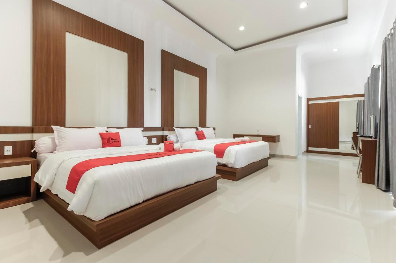 RedDoorz Premium @ Setiabudi Medan Sunggal Zewnętrze zdjęcie