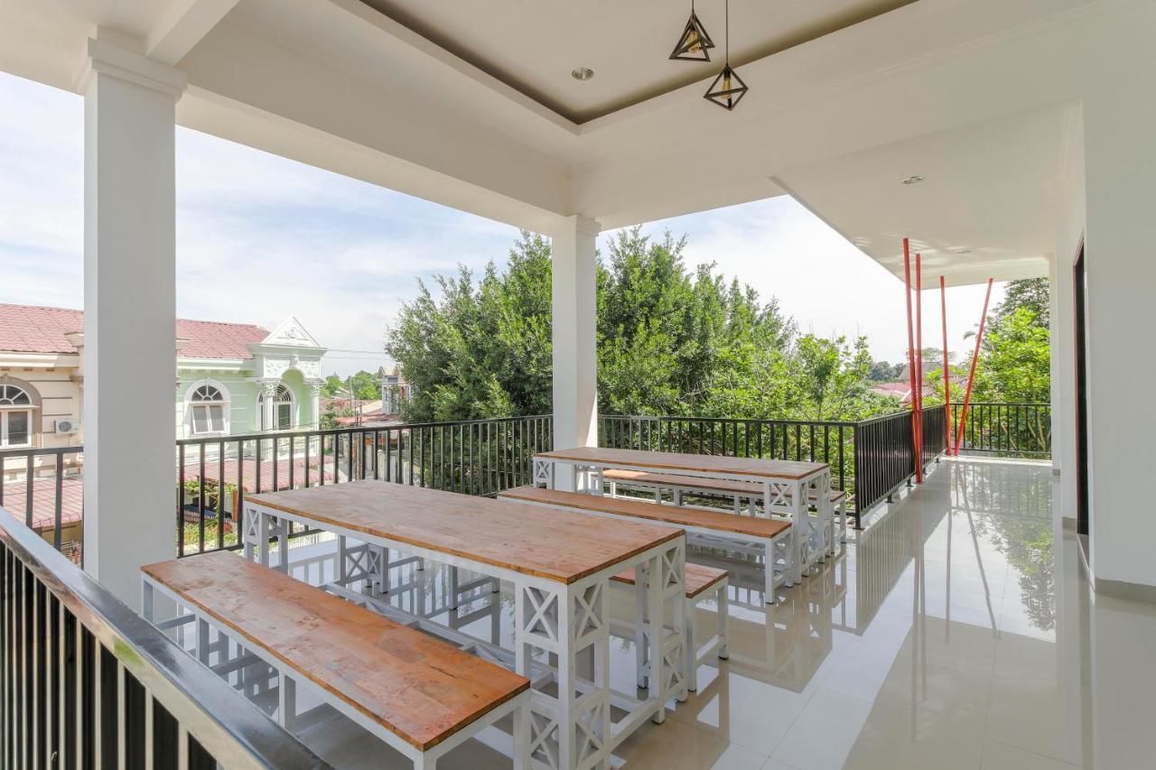 RedDoorz Premium @ Setiabudi Medan Sunggal Zewnętrze zdjęcie