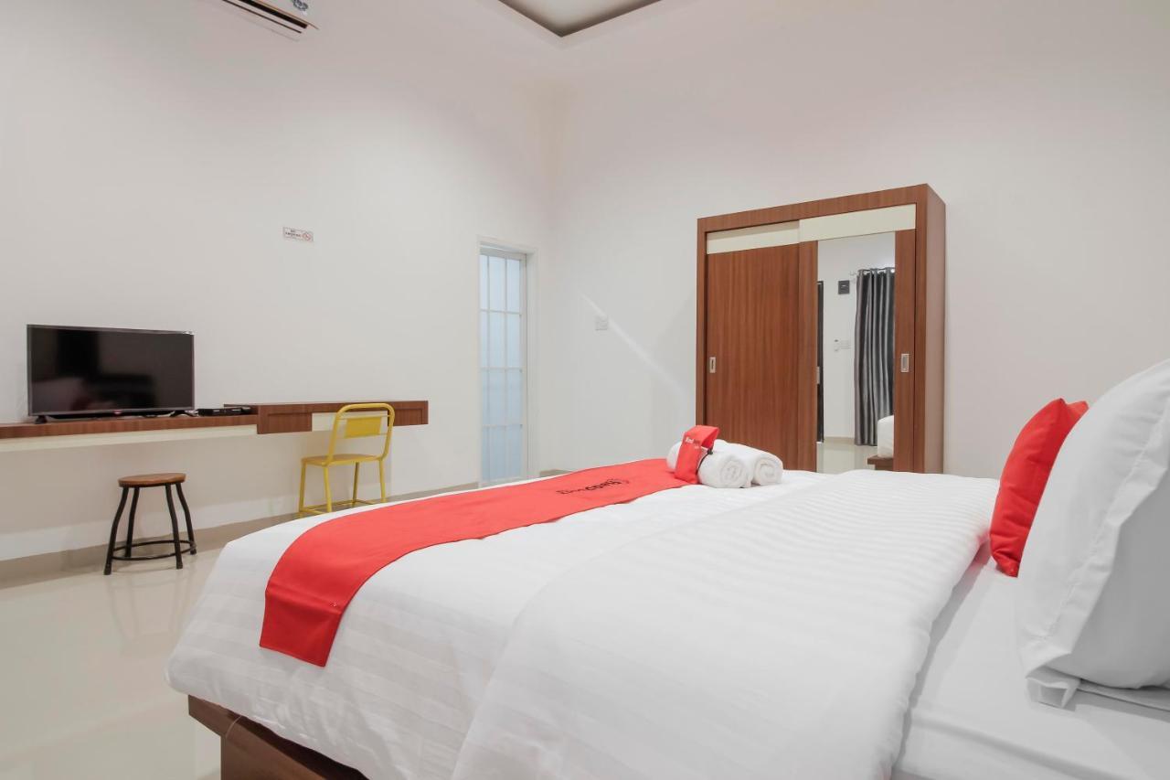 RedDoorz Premium @ Setiabudi Medan Sunggal Zewnętrze zdjęcie