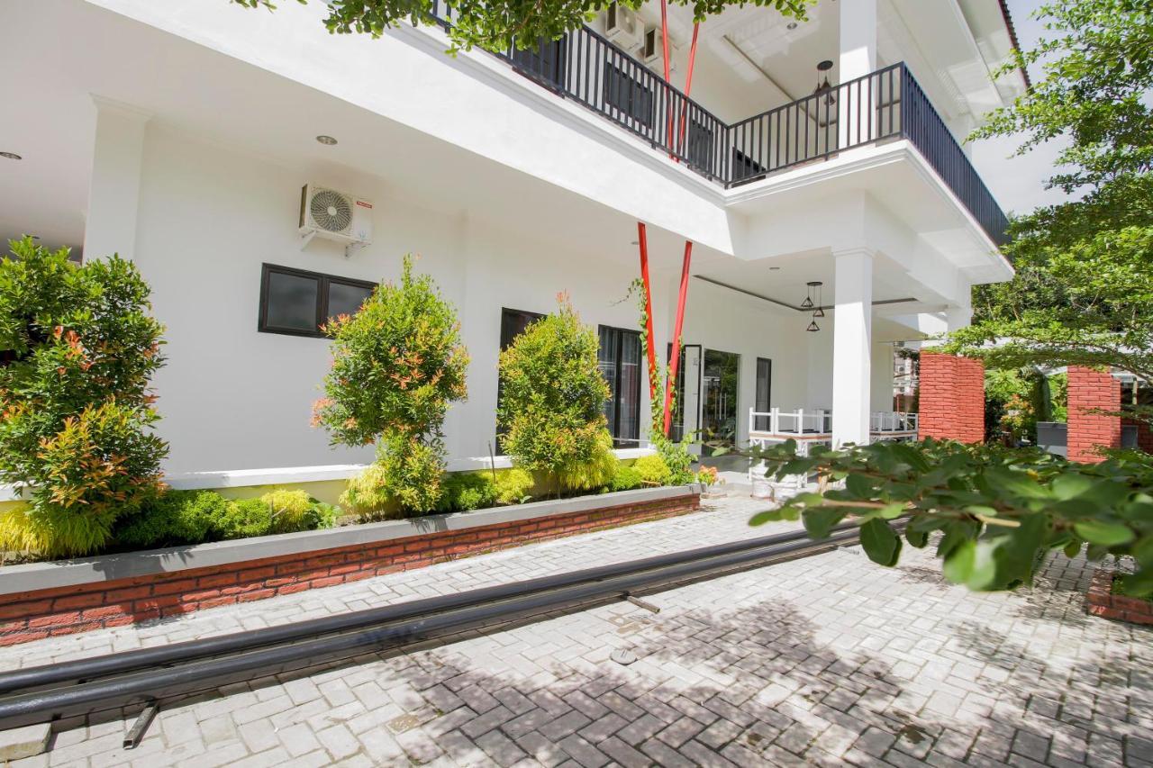 RedDoorz Premium @ Setiabudi Medan Sunggal Zewnętrze zdjęcie