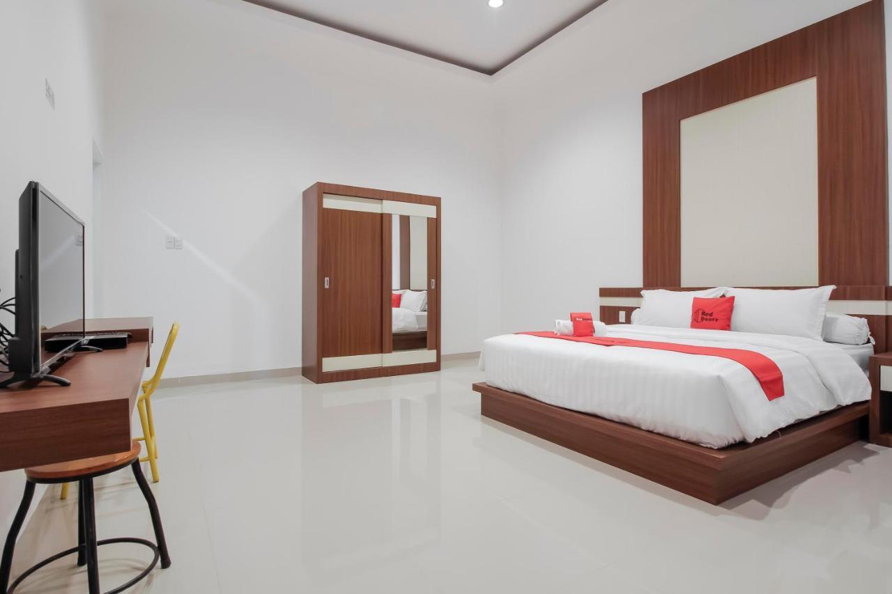 RedDoorz Premium @ Setiabudi Medan Sunggal Zewnętrze zdjęcie