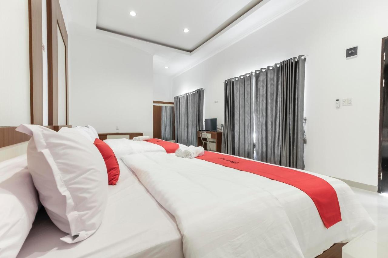 RedDoorz Premium @ Setiabudi Medan Sunggal Zewnętrze zdjęcie