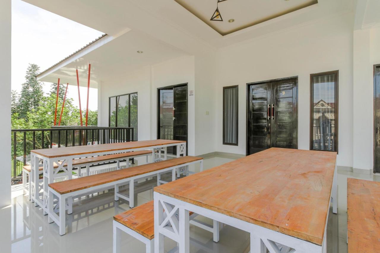 RedDoorz Premium @ Setiabudi Medan Sunggal Zewnętrze zdjęcie