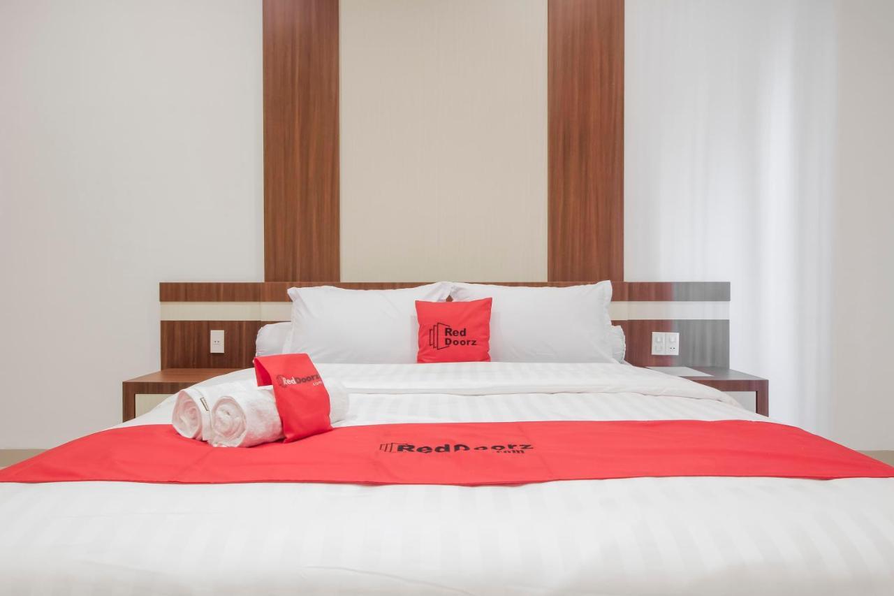 RedDoorz Premium @ Setiabudi Medan Sunggal Zewnętrze zdjęcie